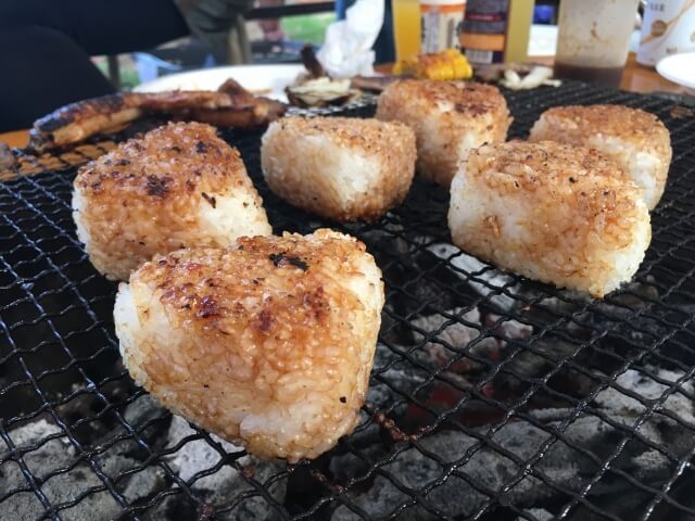 q バーベキューの焼き網掃除が圧倒的に楽になる 知らなきゃ絶対損する方法とは アウトドア